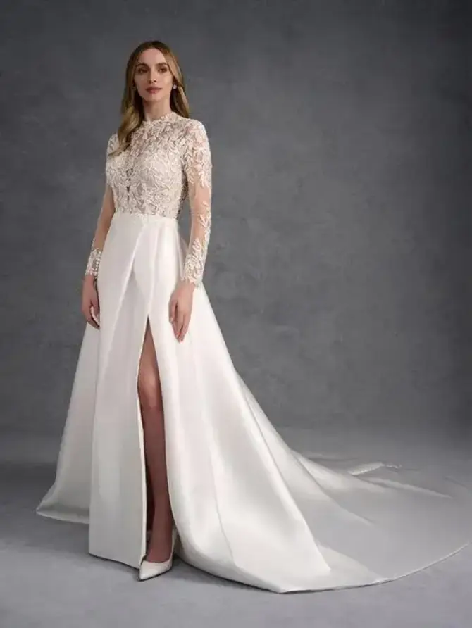 Create your own wedding dress by mix and match bridal pieces for custom look Image